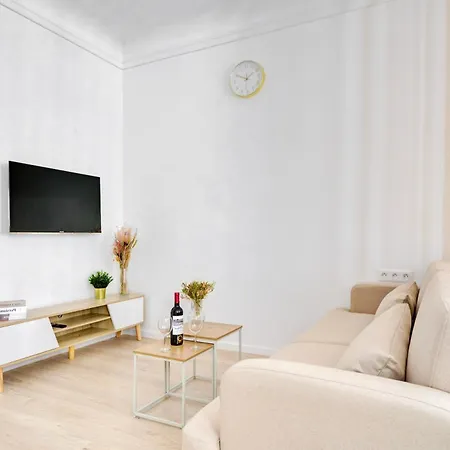 Maxime Chauchat - Opéra Apartment Paris